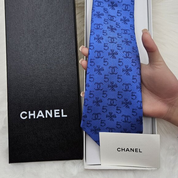 Chanel Blue Necktie 💯% SILK - Picture 1 of 10